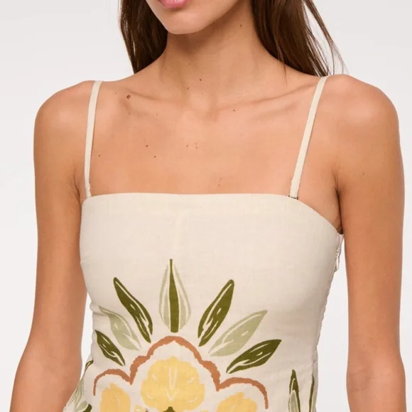 The A&F Scarlett Strapless Linen Blend Skort - Picture 2 of 4